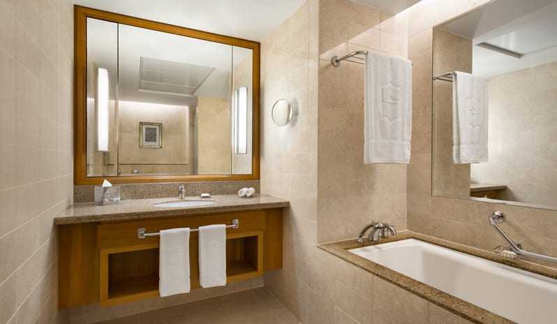 SHANGRI LA AL WAHA - Superior Room King Bathroom